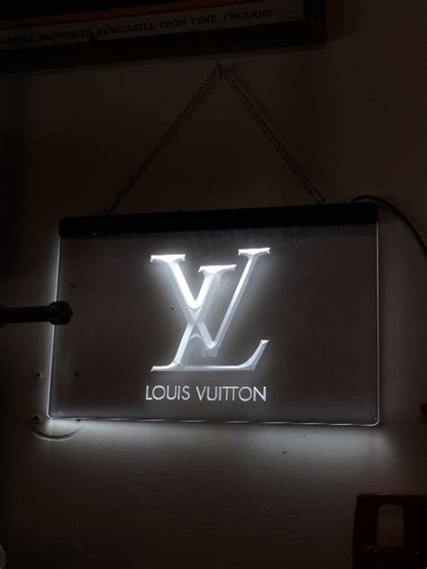 louis vuitton insegna|Louis Vuitton light up.